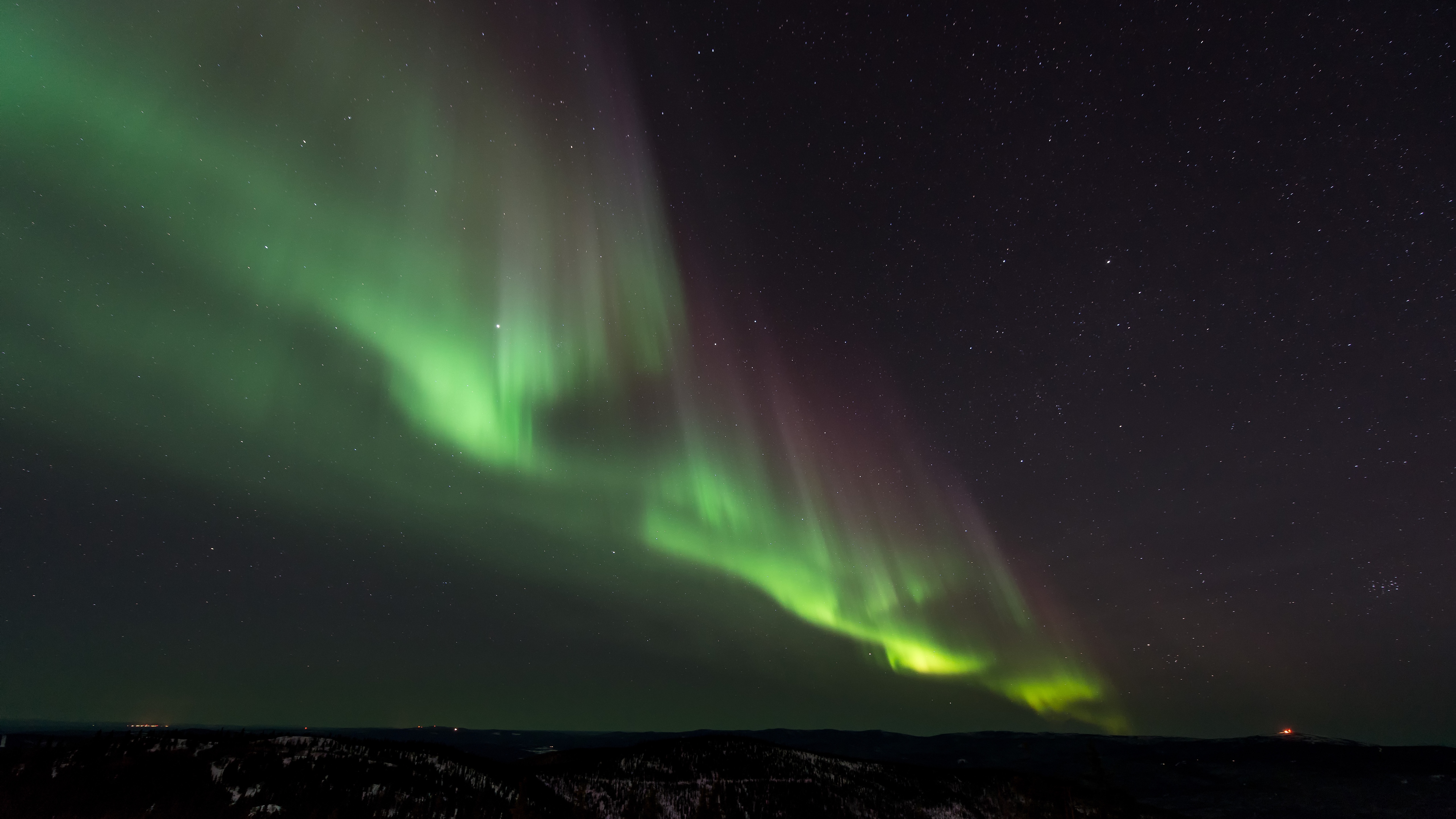 Wallpaper Weekends The Northern Lights For Mac Ipad Iphone And