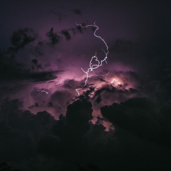 Wallpaper Weekends: Nature's Fury for Mac, iPhone, iPad and Apple Watch Wallpaper Weekends: Nature's Fury for Mac, iPhone, iPad and Apple Watch
