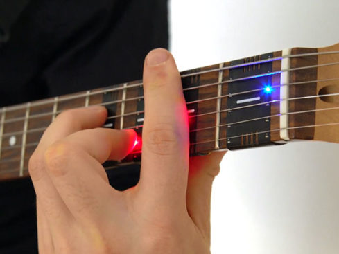 V8 smart watch how to play game guitar