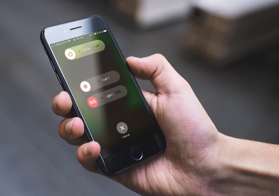 Cops Knocking on Your Door? iOS 11 'Emergency SOS' Feature Quickly Disable's Touch ID Cops Knocking on Your Door? iOS 11 'Emergency SOS' Feature Quickly Disable's Touch ID